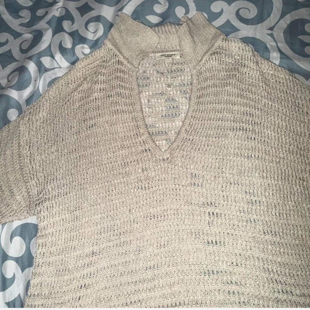 Cream and tan knitted sweater with a collar coverup